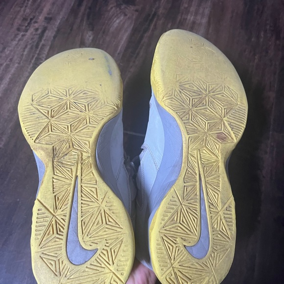 Nike Lebron James 599264-001 Solider 7 Sonic Yellow Shoes Size 11 - Picture 6 of 7